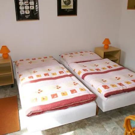 Ubytovani Na Hluboke Apartment *